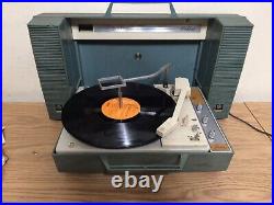 70's Vintage GE Wildcat Portable Stereo Record Player with Speakers Avocado Green