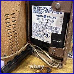 GE AM/FM Solid State Two Way Power Radio GENERAL ELECTRIC Portable P977A Works