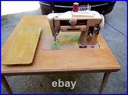 SINGER 401A sewing machine