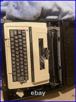 VINTAGE SCM SMITH-CORONA BLUE ELECTRA 220 ELECTRIC PORTABLE TYPEWRITER with CASE