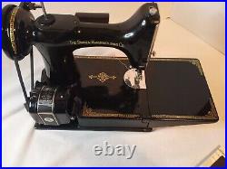 Vintage 1948 Singer Portable Electric Sewing Machine 221-1 Withextras