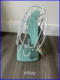Vintage 1950s General Electric Personal Metal Desk Fan (Teal)