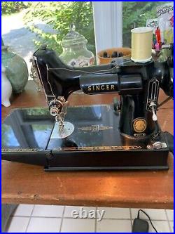 Vintage 1957 Singer Featherweight 221 Portable Electric Sewing Machine in Case