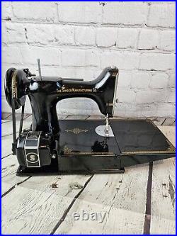 Vintage Singer 221-1 Featherweight Sewing Machine Portable Electric With Case