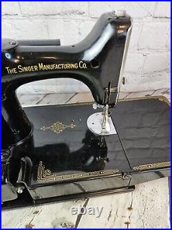 Vintage Singer 221-1 Featherweight Sewing Machine Portable Electric With Case