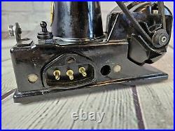 Vintage Singer 221-1 Featherweight Sewing Machine Portable Electric With Case