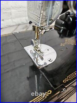 Vintage Singer 221-1 Featherweight Sewing Machine Portable Electric With Case