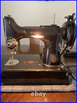 Vintage Singer Portable Electric Sewing Machine Featherweight 221-1