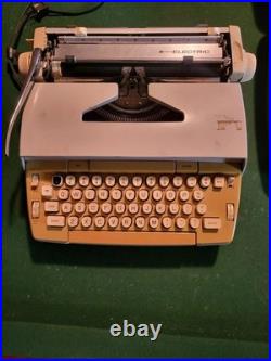 Vintage Singer T-85 Electric Portable Typewriter with Hard Case
