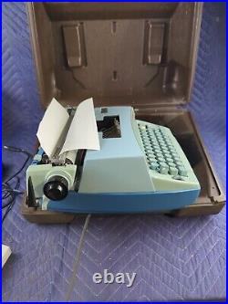 Vintage Smith-Corona Coronet SUPER 12 Electric Typewriter withCase Blue