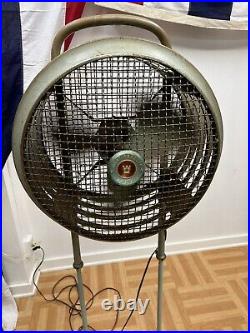 Vintage WESTINGHOUSE Floor Fan standing industrial metal portable blade cage 50s