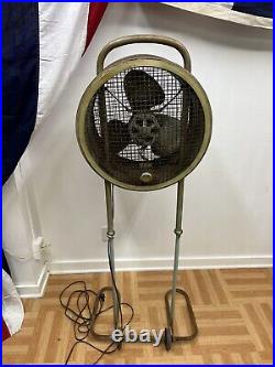 Vintage WESTINGHOUSE Floor Fan standing industrial metal portable blade cage 50s